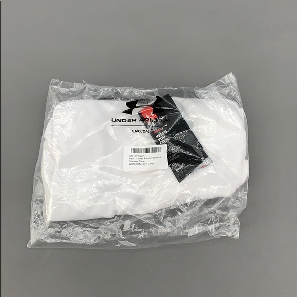4/$25 NEW Under Armour White Run Tank, Reflective - Picture 6 of 6
